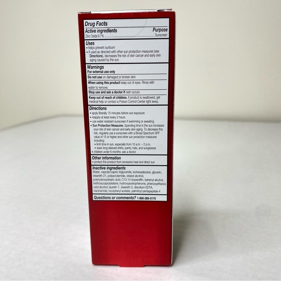 Olay Regenerist Broad Spectrum SPF15 Mineral Sunscreen Hydrating Moisturizer - Picture 3 of 5